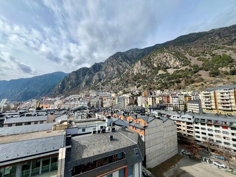 Foto 3f90e69e-06c4-409c-8023-2cd84cc315b9. Attico con parcheggio in Centro Andorra la Vella
