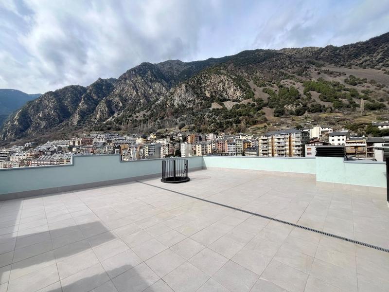 Foto b1a8ae70-74e2-4e0c-a385-29b548296c3a. Attico con parcheggio in Centro Andorra la Vella