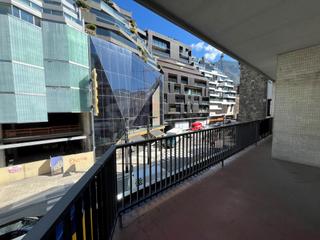 Apartament  N/a. Piso en av. meritxell  4 habitaciones y 16m de terrazas