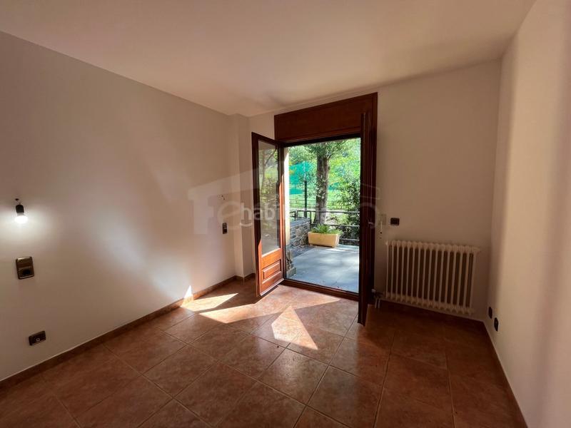 Foto 9637d381-5861-42e3-8db1-e8c7e3b968a1. Reihenhaus mit parking in Arans-La Cortinada Ordino