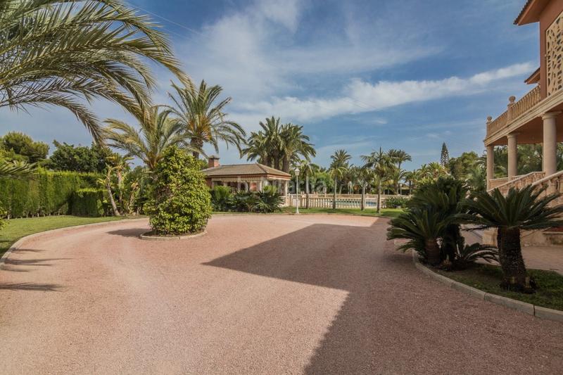 Foto d02dff99-a47b-4a5d-a99a-61b57fcde9e9. Chalet en Valverde Elche / Elx