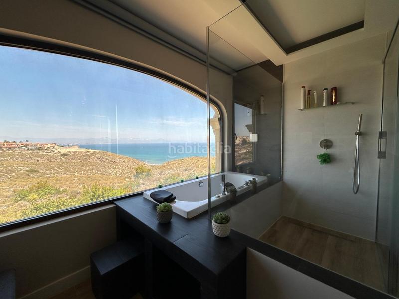 Foto af99f16c-2122-4c2a-8b3e-a48093478262. Maison jumelée avec chauffage parking piscine dans Monte Faro-Altomar II Santa Pola