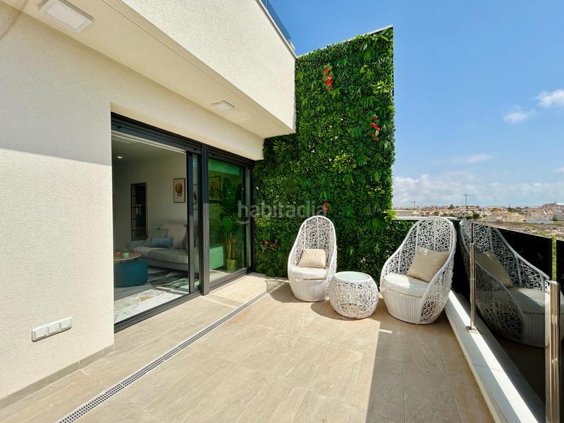 Foto 3c685f3e-f21e-446f-b712-3544a8e7616a. Àtic amb calefacció aparcament piscina a Zeniamar - Horizonte - La Campana Orihuela