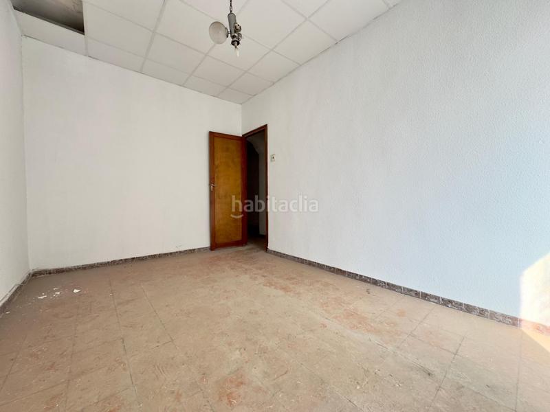 Foto 0c8e4a4c-63af-4b56-be21-81c9368db67f. Casa unifamiliar para reformar corazón de jesús en Elche / Elx
