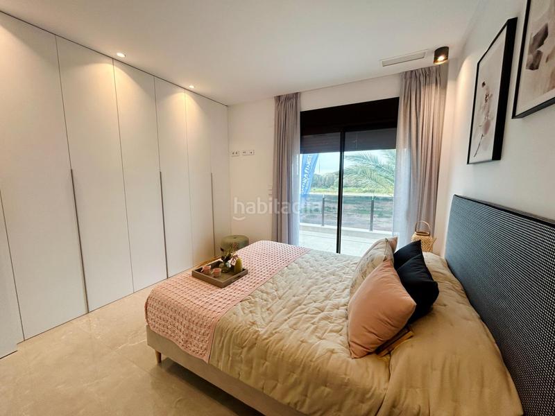 Foto e7b8e0fc-649c-4adb-8b29-7e941e411ff1. Chalet villa independiente con piscina en La Marina en Elche / Elx