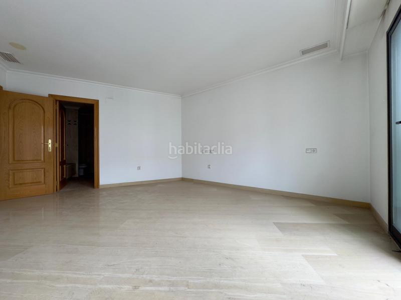 Foto 12978b01-892c-4e46-9eb8-c6f6884b5b25. Flat with heating parking in Centro Elche / Elx