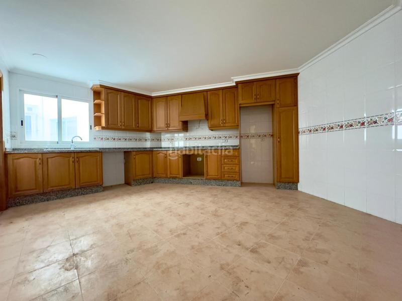 Foto d161916d-2c6d-4b59-b1c0-6a212d8da5a4. Flat with heating parking in Centro Elche / Elx