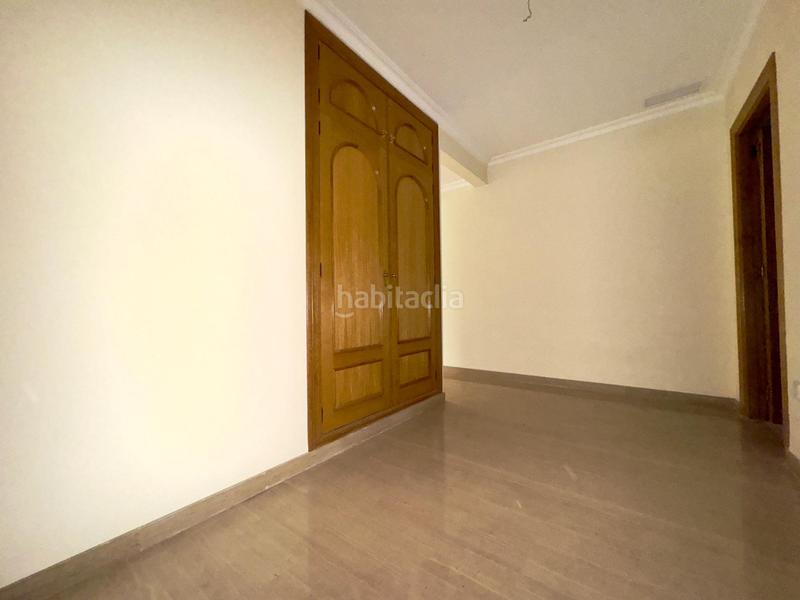 Foto df8ee76e-983b-43c2-9307-d5ab8d6d0afc. Pis amb calefacció aparcament a Centro Elche / Elx