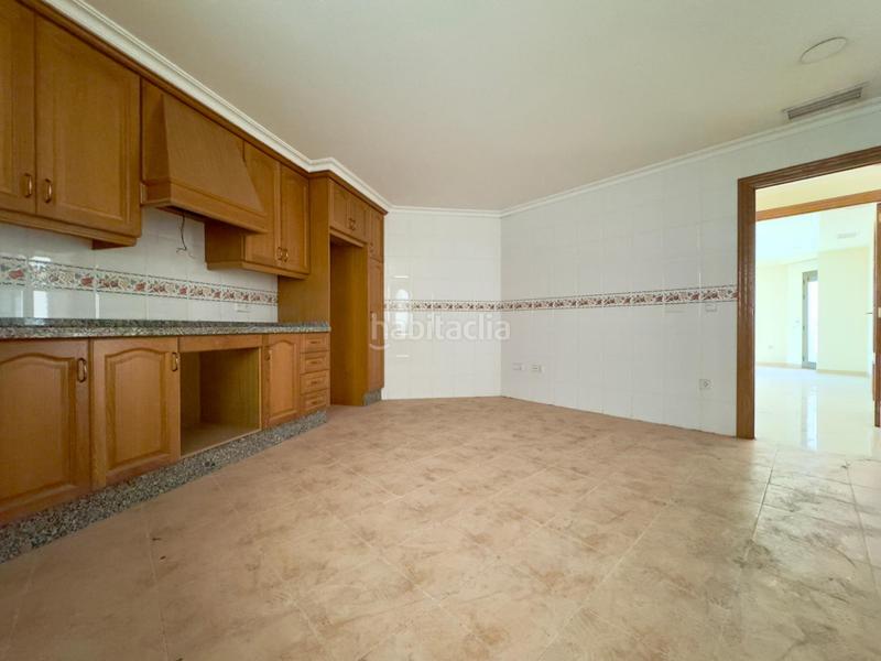 Foto eccc8300-802c-4544-9d32-71d799751b36. Flat with heating parking in Centro Elche / Elx