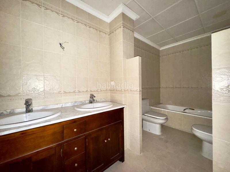 Foto f77abb2e-b744-43b9-8882-e3ec98616a66. Pis amb calefacció aparcament a Centro Elche / Elx