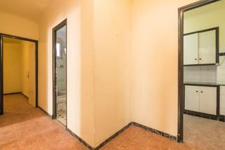 Appartement  Poeta miguel hernandez. Vivienda con gran potencial en una ubicación privilegiada de elc