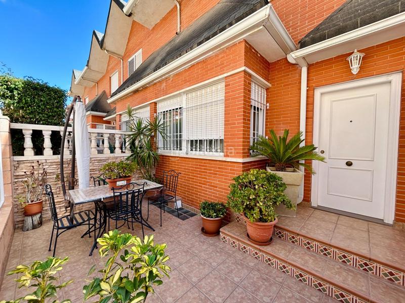 Foto 3ff5f11f-701b-4c91-846d-70b1452c9056. Casa con riscaldamento parcheggio piscina in Ciutat Jardí - Torreta Verdí Elche / Elx