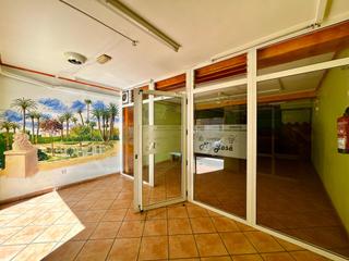 Location Local commercial  Calle benito perez galdos. Alquiler cafeteria