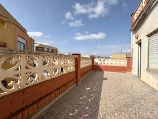 Casa  Calle sevilla. Casa en esquina con gran potencial en el barrio la coca  la nía,