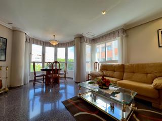 Etagenwohnung  Calle capitan baltasar tristany. Todo exterior  vistas despejadas y listo para entrar