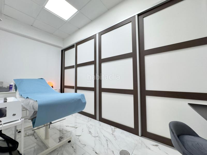 Foto cf1922e6-da94-4661-8a92-b416de07f2d8. Alquiler local comercial traspaso clínica estética completamente montada en Elche / Elx