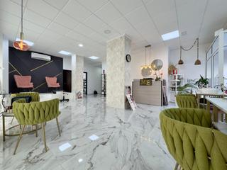 Lloguer Local Comercial  Avenida llauradors. Traspaso clínica estética completamente montada