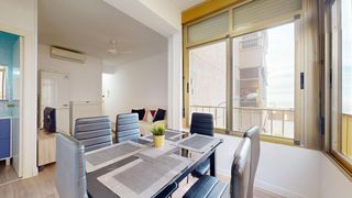 Apartamento en Avenida de óscar esplá 7. Piso reformado con vistas al mar y parking en santa pola este