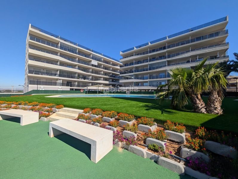 Foto 26d7af36-e765-44c4-9392-12e832f1d7aa. Àtic amb aparcament piscina a Playa Tamarit-Playa Lissa Santa Pola