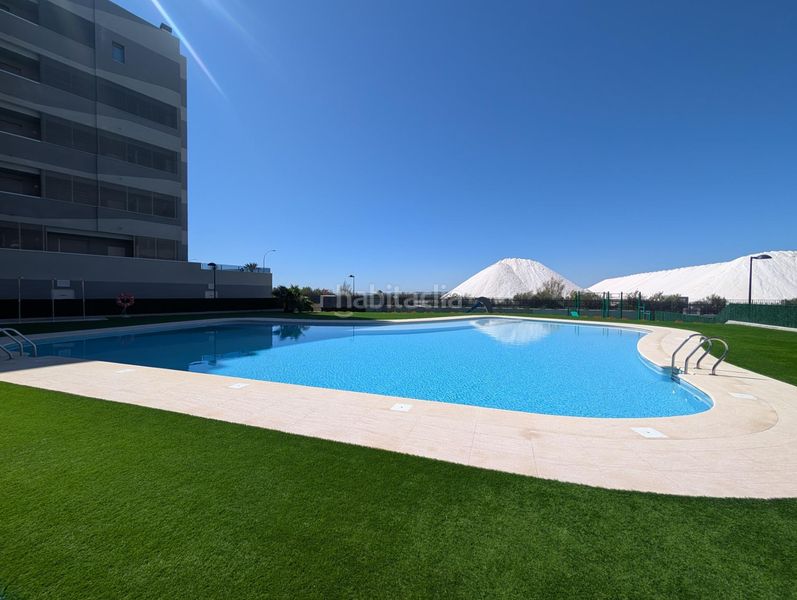 Foto 6bc8b9ba-15a0-40eb-8717-90ef1d508e39. Àtic amb aparcament piscina a Playa Tamarit-Playa Lissa Santa Pola