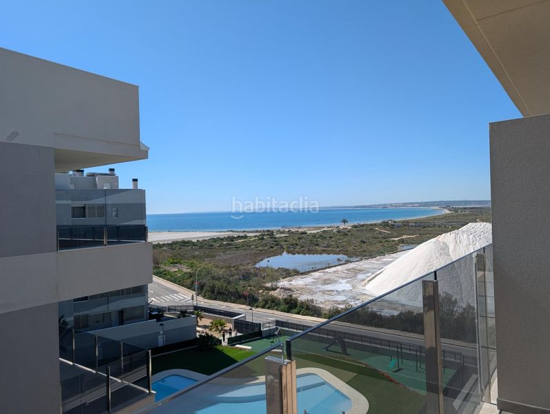 Foto a055c847-d43b-42ba-8056-27378c421d4a. Àtic amb aparcament piscina a Playa Tamarit-Playa Lissa Santa Pola