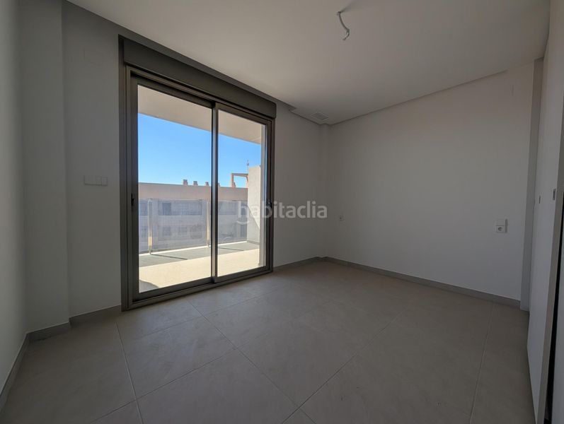 Foto b77e2672-ff2c-415c-894d-d4e9e0f123e0. Àtic amb aparcament piscina a Playa Tamarit-Playa Lissa Santa Pola