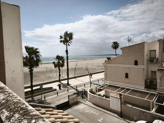 Haus  Calle calle general. Bungalow en 1ª línea en tamarit, 3 plantas, 3 hab., parking y ur