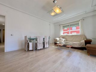 Rent Flat  Calle asuncion parreño garcia. Esquina  todo exterior  garaje  luz todo el día  vivienda difere