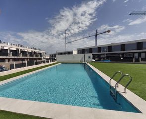 Casa  Calle de chipre. Vivienda de obra nueva con vistas despejadas y solárium en gran