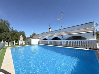 Chalet  Polígono 56. Chalet con piscina y barbacoa en una de las pedanías más próxima