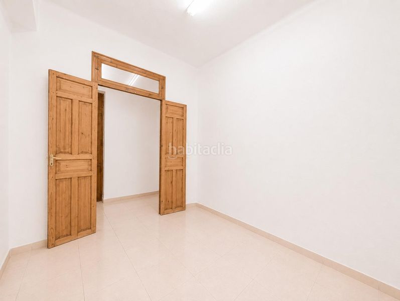 Foto f76958d9-55db-42e3-ae27-c63548d3f776. Pis a Barrio del Centro Alicante
