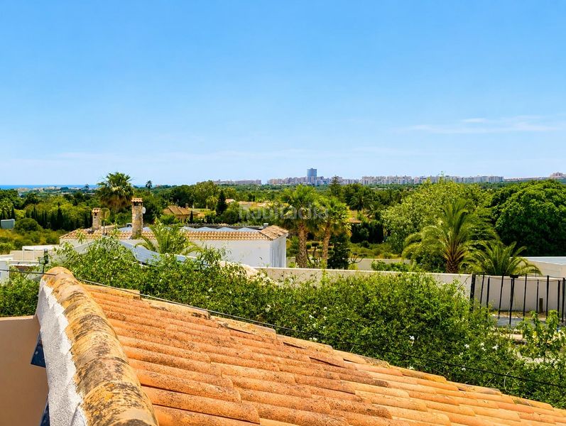 Foto 2f622270-c1ed-4dbe-8290-89101ae5b3a4. Casa amb aparcament piscina a Los Arenales del Sol Elche / Elx
