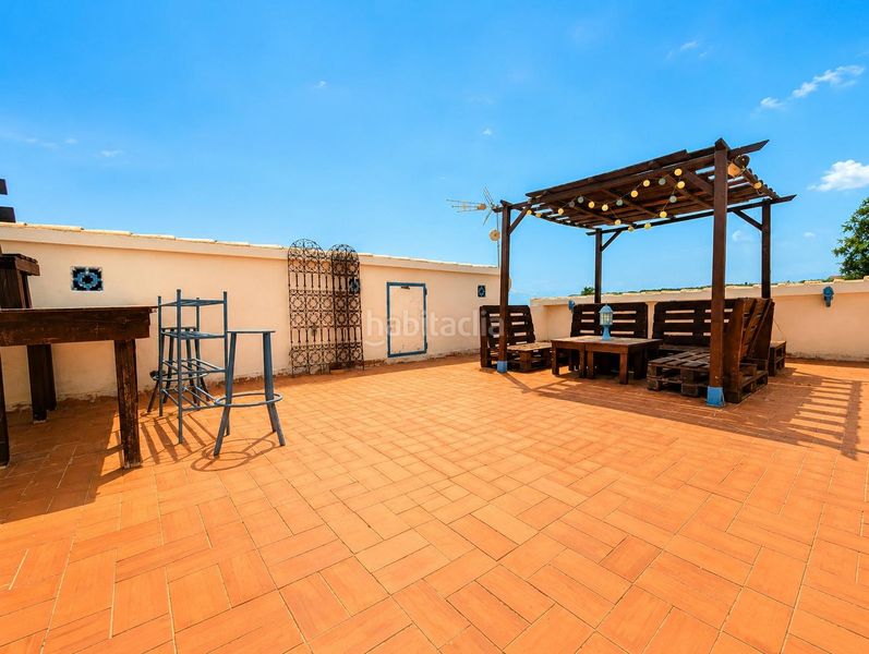 Foto fff2380a-a272-4726-b965-d3f7b5be42f6. Casa amb aparcament piscina a Los Arenales del Sol Elche / Elx