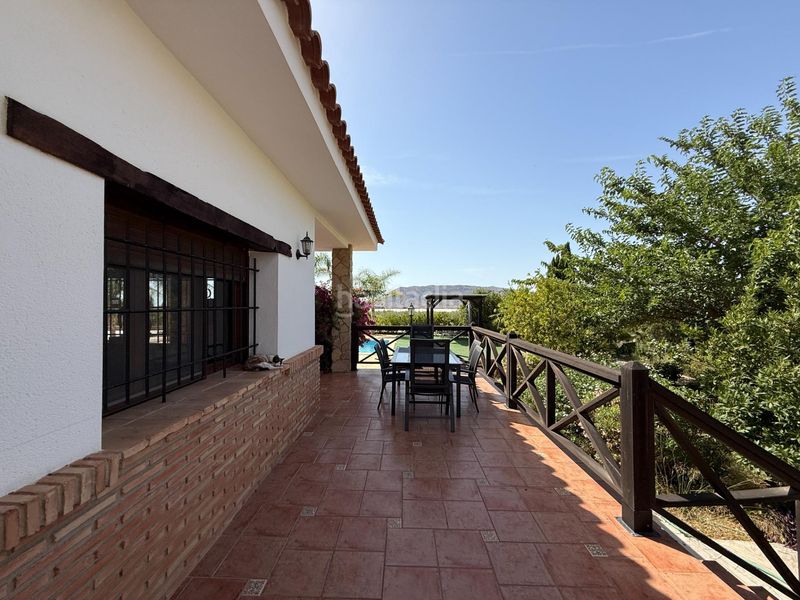 Foto b00ed46f-a14e-4ad9-a4a2-88c90c7742ed. Xalet amb aparcament piscina a Agost