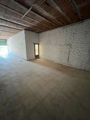 Lloguer Local Comercial a Carrer de coll i pujol 83. Almacén en alquiler en calle coll i pujol 83