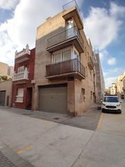 Haus in Carrer del triomf 68. Casa de 203m2 esquinera carrer triomf, 68 badalona