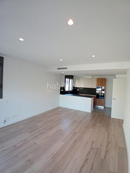 Foto 8ecbb1bb-e618-47cc-b07c-75de12733993. Lloguer pis a via augusta 20 a Centre Badalona