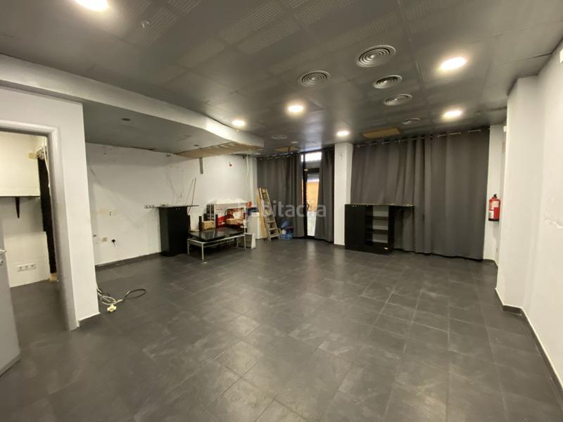 Foto b1a7ba02-ea6a-434d-bbfb-cb73a05a63c0. Affitto locale commerciale in frederic mompou 3 in Cambrils