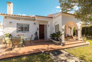 Casa  Lluis domenech i montaner. Casa en venta en urbanización  el dorado, 4 dormitorios.
