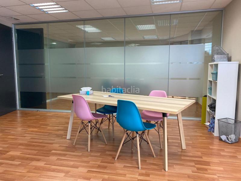 Foto 6d98d2a5-a81d-4bbe-8b24-a6916ea0ee00. Alquiler local comercial en foix 32 local com. en alquiler en pueblo, 5 despachos. en Cambrils