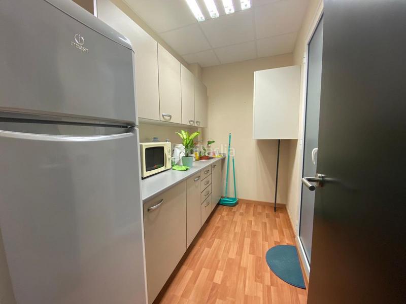 Foto ae2dd513-1d06-49e2-9908-15b49b97d4a1. Alquiler local comercial en foix 32 local com. en alquiler en pueblo, 5 despachos. en Cambrils