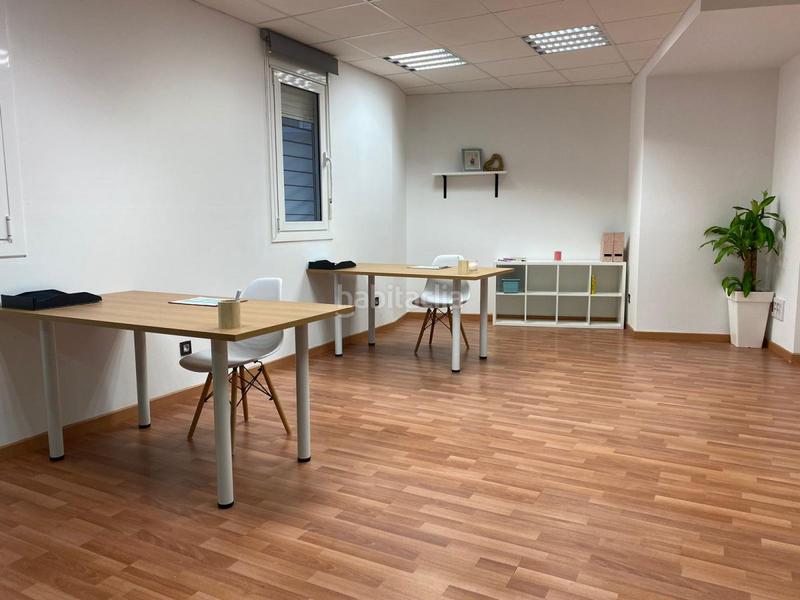 Foto f455f71a-c9be-4bd4-8138-87b20fe9ba1f. Alquiler local comercial en foix 32 local com. en alquiler en pueblo, 5 despachos. en Cambrils