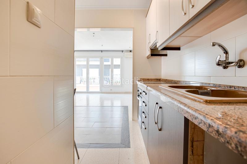 Foto f4c3c840-9587-4f58-bad5-cf47b9d09e14. Pis a Canovelles