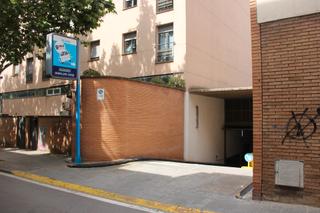 Aparcament cotxe a Plaça onze de setembre 11. Parking 11 de setembre