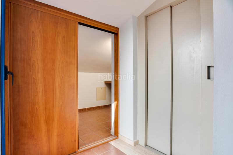 Foto 75e8e6fd-eaa4-4757-9452-238259e0c02f. Casa adossada amb xemeneia calefacció aparcament piscina a Granollers