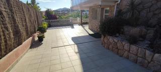 Location Rez-de-chaussée à Segur de Calafell Nucli Urbà. Planta baja en casa particular con los servicios incluidos agua,