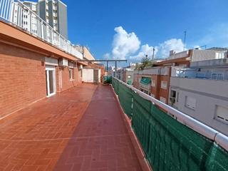 Àtic a Ciutat Cooperativa-Molí Nou. Ático con ascensor y terraza a nivel