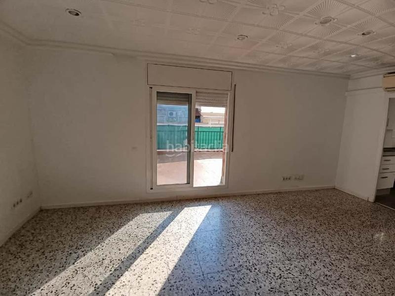 Foto ba0edf29-a83a-4274-a10a-1f6b88964138. Àtic amb calefacció aparcament a Ciutat Cooperativa-Molí Nou Sant Boi de Llobregat