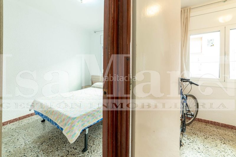 Foto ee24b308-d2ef-46c7-9a52-0ad5c9850458. Pis a Segur Platja Segur de Calafell
