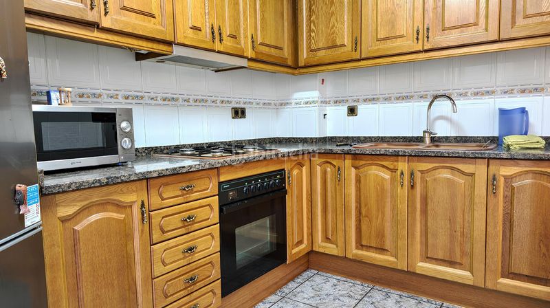 Foto 7102b5a2-1638-484d-8bfe-55926f837595. Casa adossada amb calefacció aparcament a Les Roquetes Sant Pere de Ribes